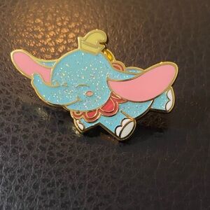 Disney Loungefly mystery pin blind box glitter DUMBO flying Pin (OPENED)